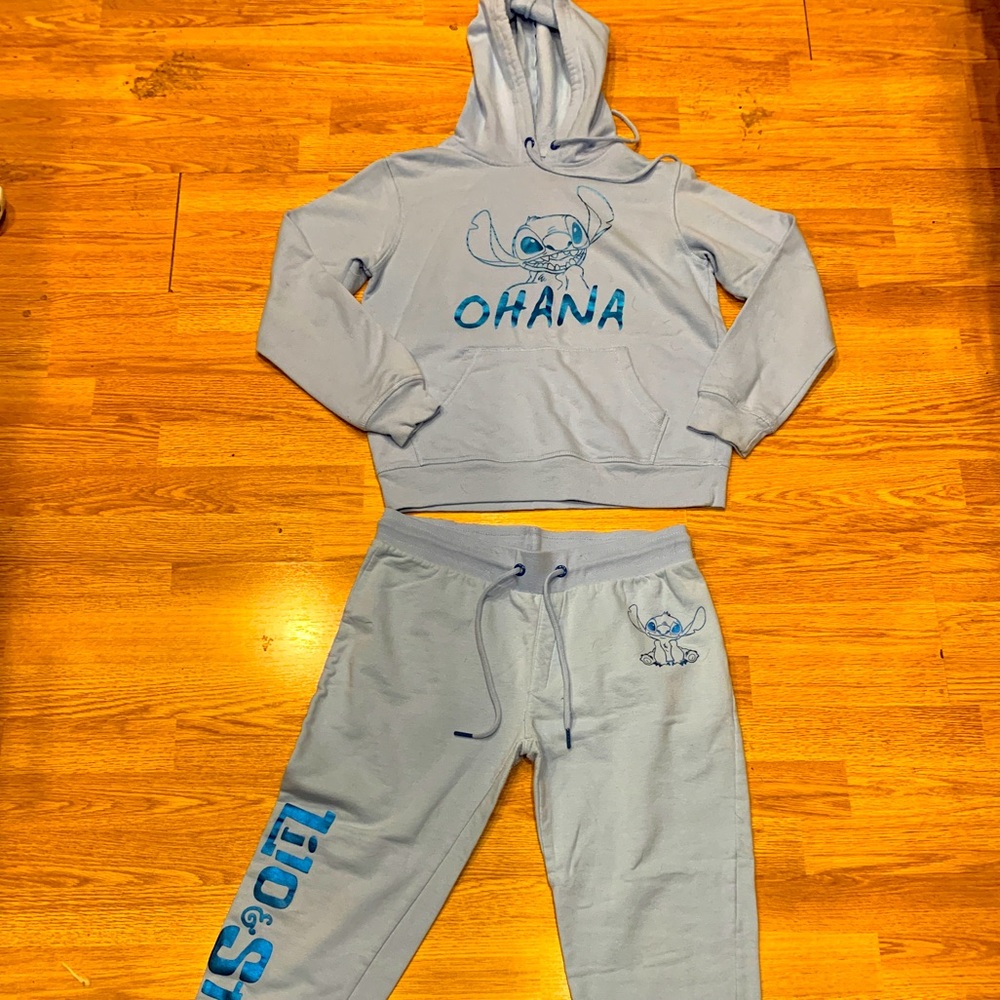 Lilo and Stitch sweat suit 💙